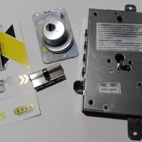 ΠΑΚΕΤΟ ΚΛΕΙΔΑΡΙΑΣ ΘΩΡΑΚΙΣΜΕΝΗΣ ΠΟΡΤΑΣ ΝΕΟΥ ΤΥΠΟΥ ΜΕ ΚΥΛΙΝΔΡΟ ΑΣΦΑΛΕΙΑΣ EVVA ICS ΚΑΙ DEFENDER